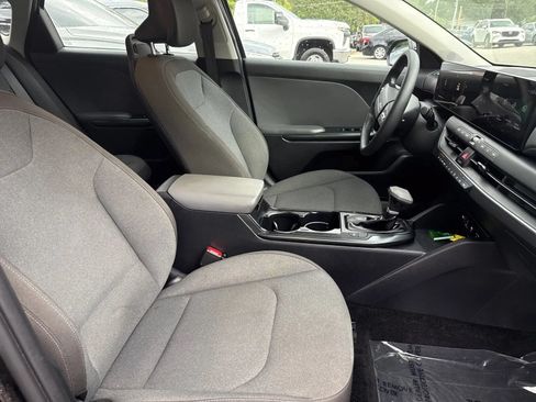 Used 2025 Kia K4 FWD image 13