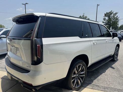 Used 2021 Cadillac Escalade ESV Sport RWD image 41