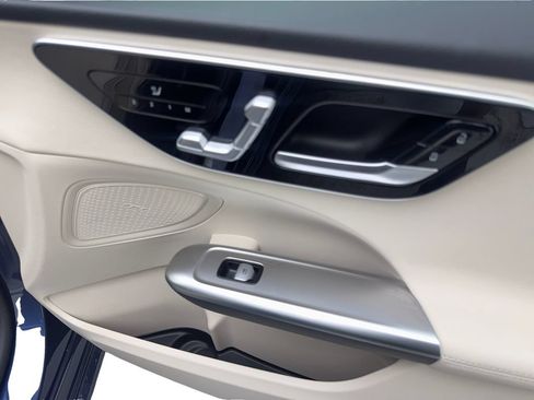 Used 2024 Mercedes-Benz C 300 Sedan image 46