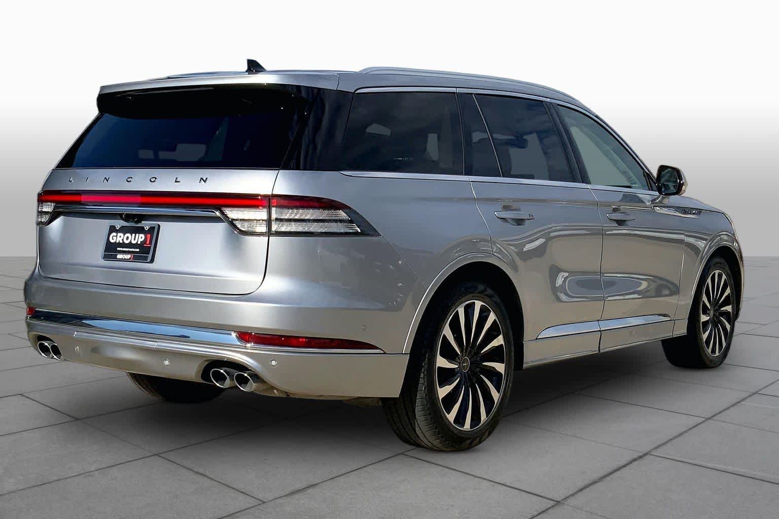 Used 2022 Lincoln Aviator Black Label Grand Touring w/ Class IV Trailer Tow Package AWD/4WD image 12