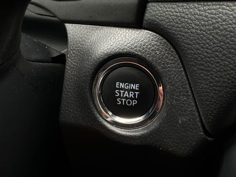 Used 2025 Toyota RAV4 XLE FWD image 28