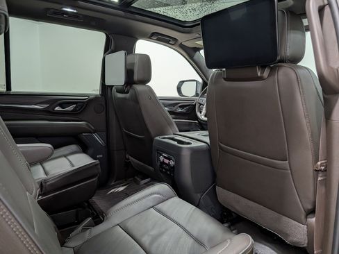 Used 2023 GMC Yukon Denali w/ Advanced Technology Package image 19