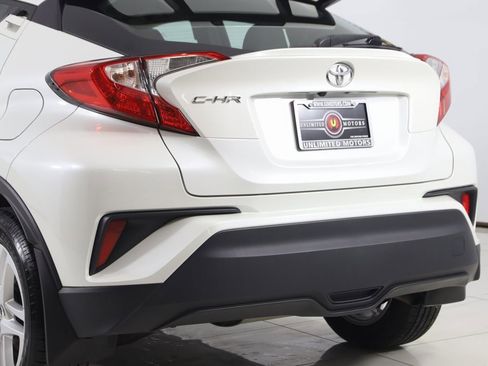 Used 2021 Toyota C-HR LE image 21