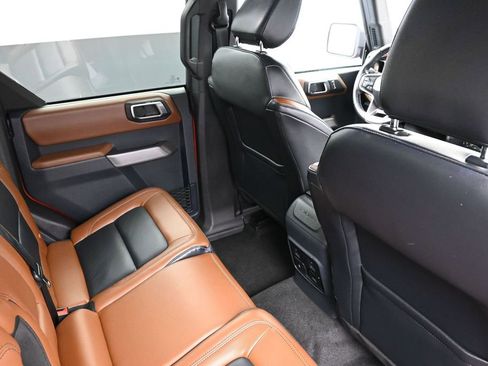 Used 2023 Ford Bronco Outer Banks AWD/4WD image 11