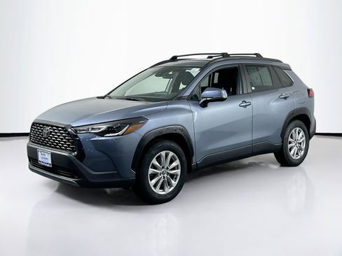 Used 2022 Toyota Corolla Cross LE AWD/4WD image 1