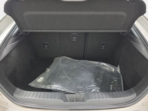 Used 2023 MAZDA MAZDA3 Hatchback w/Premium Plus Pkg image 19