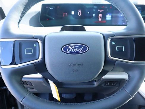 New 2025 Ford Expedition Active image 3