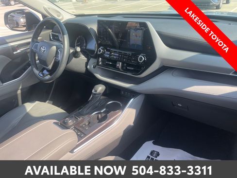 Used 2022 Toyota Highlander Platinum AWD/4WD image 15
