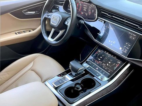 Used 2019 Audi Q8 Premium w/ Convenience Package AWD/4WD image 11