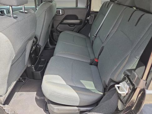 Used 2024 Jeep Wrangler Sahara image 17