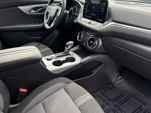 Used 2025 Chevrolet Blazer LT FWD image 19