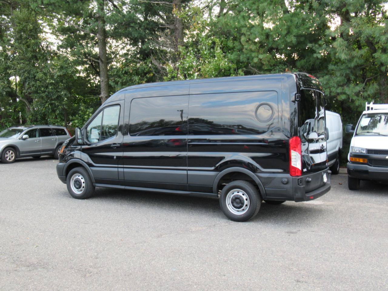 Used 2017 Ford Transit 250 148 Medium Roof RWD image 3