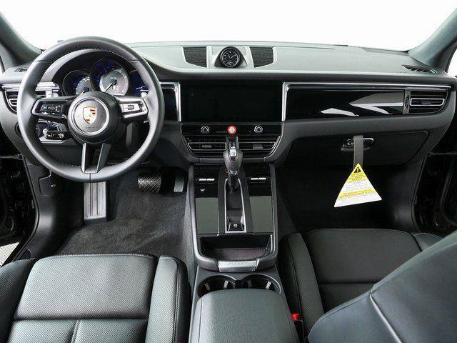 Certified 2026 Porsche Macan AWD/4WD image 19