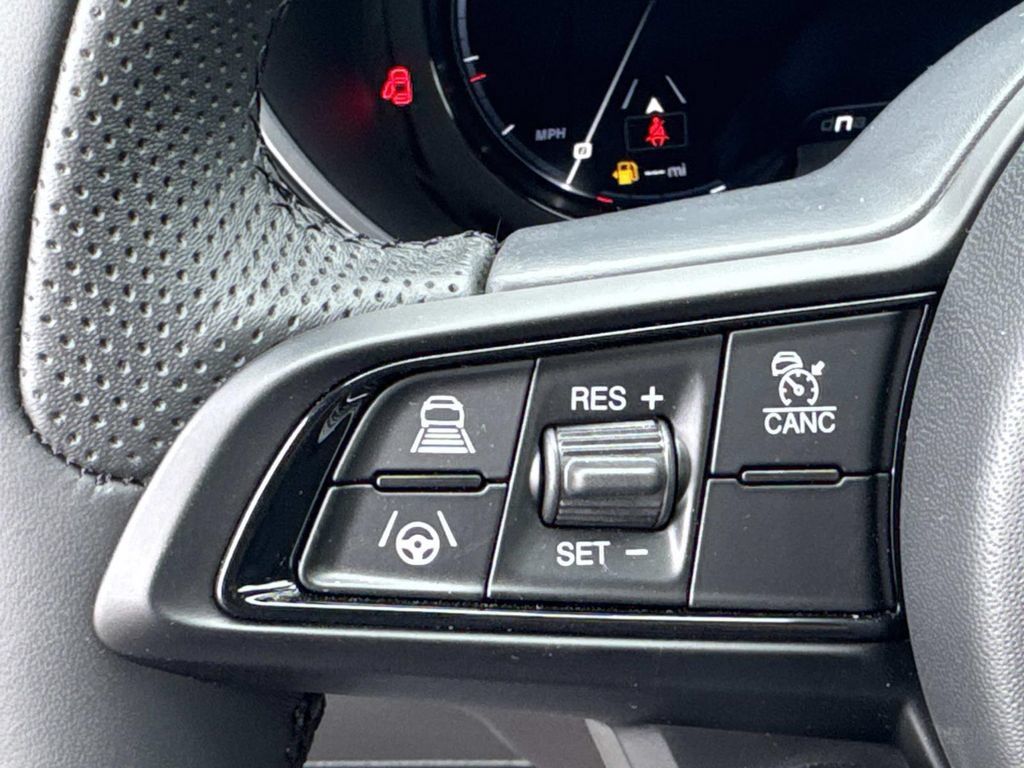 New 2026 Alfa Romeo Giulia w/ Driving Assist Package RWD image 8