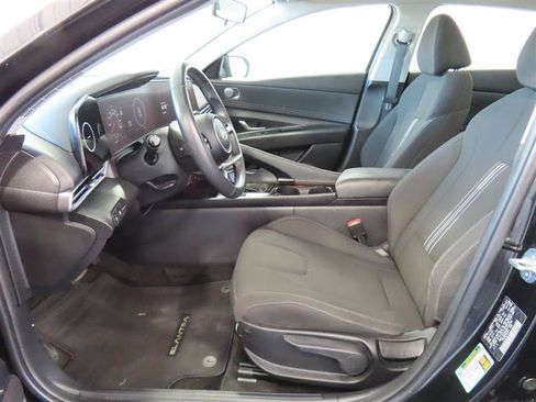 Used 2024 Hyundai Elantra SEL w/ Convenience Package FWD image 15