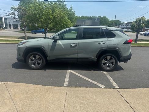 Used 2022 Toyota RAV4 XLE w/ Convenience Package AWD/4WD image 6