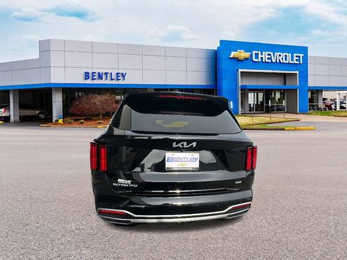 Used 2023 Kia Sorento SX image 4