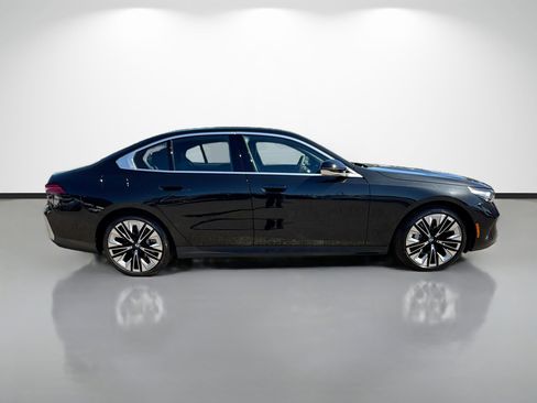 New 2026 BMW 530i image 2