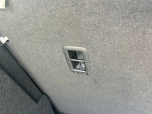 Used 2024 Volkswagen Taos SE FWD image 38