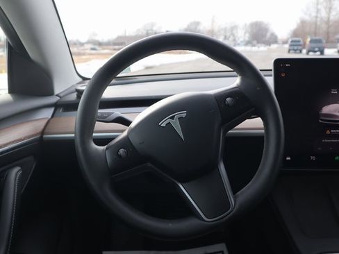 Used 2023 Tesla Model 3 Standard Range image 4
