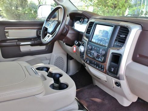 Used 2018 RAM 1500 Laramie image 14