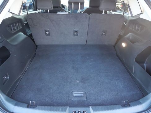 Used 2021 Ford Edge SE image 22