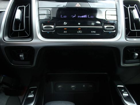 Used 2021 Kia Sorento EX w/ EX AWD X-Line Package image 20