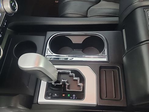 Used 2018 Toyota Tundra Limited w/ Limited Premium Package AWD/4WD image 32