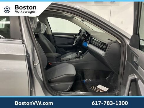 New 2026 Volkswagen Jetta SE FWD image 11