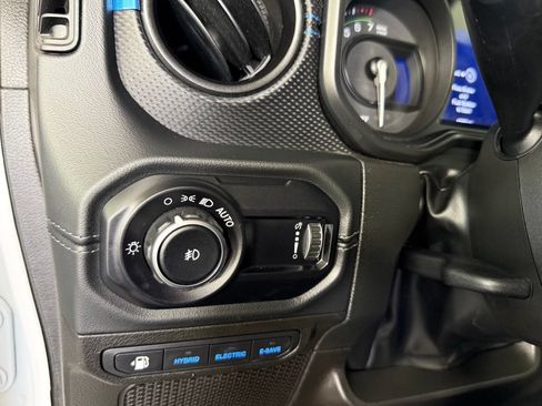 Used 2024 Jeep Wrangler Unlimited Rubicon 4xe AWD/4WD image 30