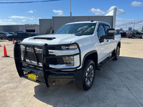 Used 2024 Chevrolet Silverado 2500 Custom w/ Custom Value Package AWD/4WD image 7
