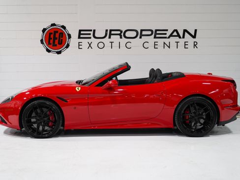 Used 2017 Ferrari California T RWD image 7