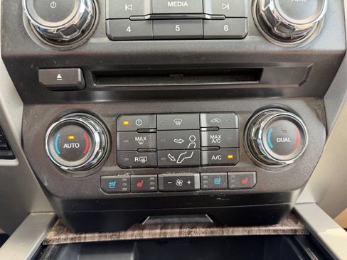 Used 2018 Ford F350 Lariat w/ Lariat Ultimate Package AWD/4WD image 15