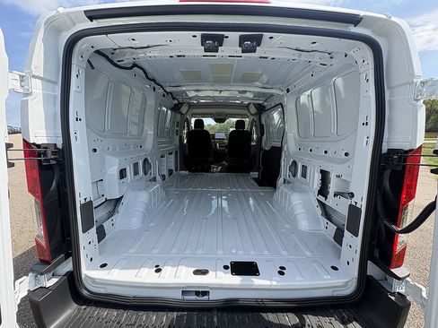 New 2026 Ford Transit 250 Low Roof RWD image 15