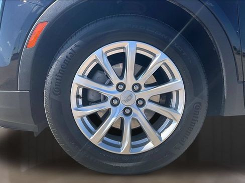 Certified 2023 Cadillac XT4 Luxury w/ Cold Weather Package FWD image 8
