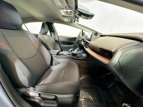 Used 2026 Toyota Prius Plug-In Hybrid image 25