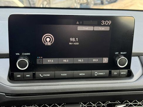 Used 2023 Honda Accord LX image 21