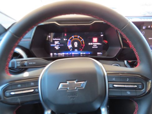 Used 2026 Chevrolet Colorado Z71 image 17