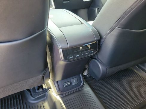 New 2026 Toyota Highlander Limited AWD/4WD image 12