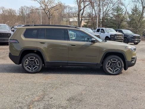New 2026 Jeep Cherokee Laredo image 2