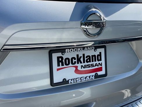 Used 2018 Nissan Rogue SV AWD/4WD image 32