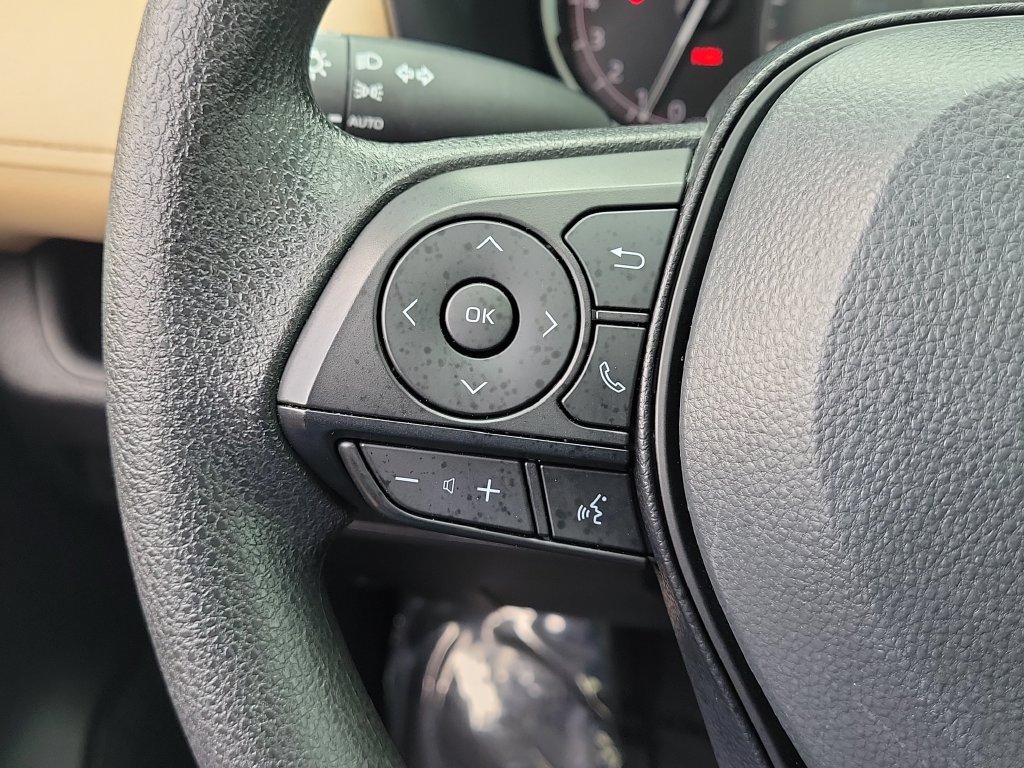 Used 2025 Toyota RAV4 XLE w/ Convenience Package AWD/4WD image 9