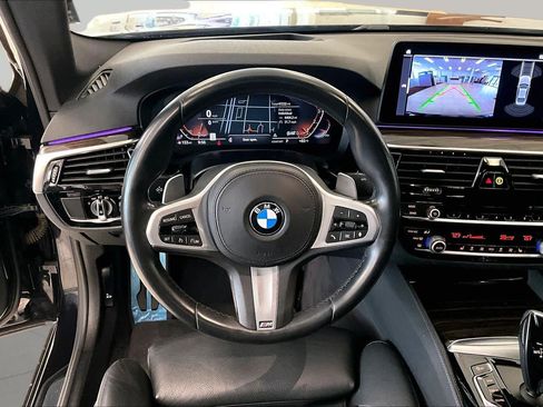 Used 2021 BMW 530i w/ M Sport Package RWD image 15