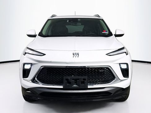 Used 2024 Buick Encore GX Sport Touring image 3