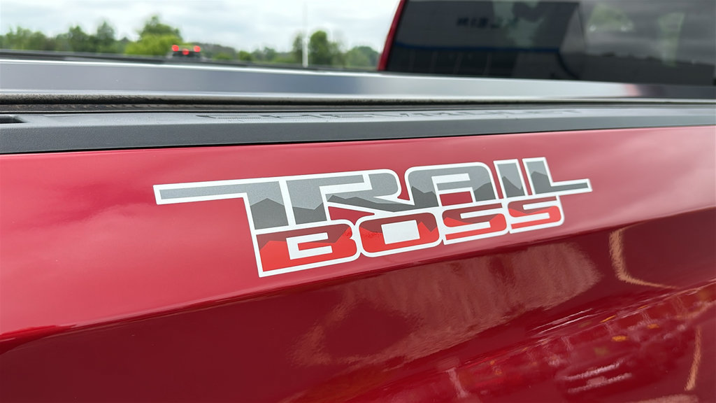 Used 2022 Chevrolet Silverado 1500 LT Trail Boss w/ Safety Package AWD/4WD image 12