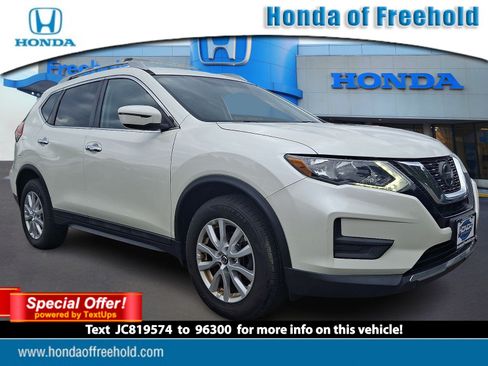 Used 2018 Nissan Rogue SV AWD/4WD image 1
