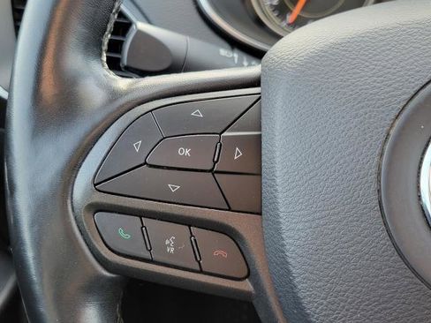 Used 2019 Jeep Cherokee Trailhawk image 13