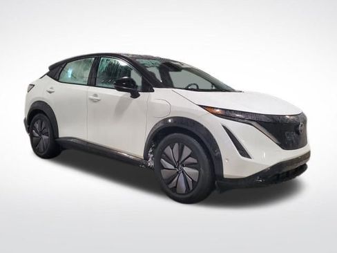 Used 2024 Nissan Ariya AWD image 7