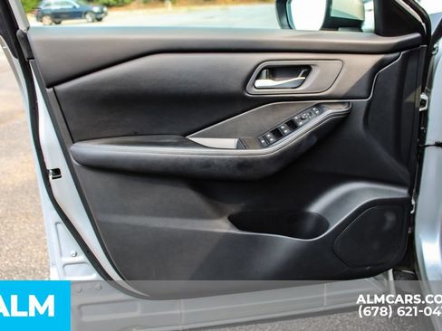 Used 2025 Nissan Rogue SV FWD image 38