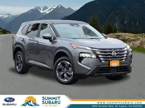 Used 2025 Nissan Rogue SV image 1